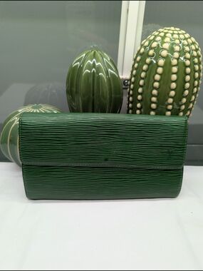 Louis Vuitton Green Epi Women's Long Wallet